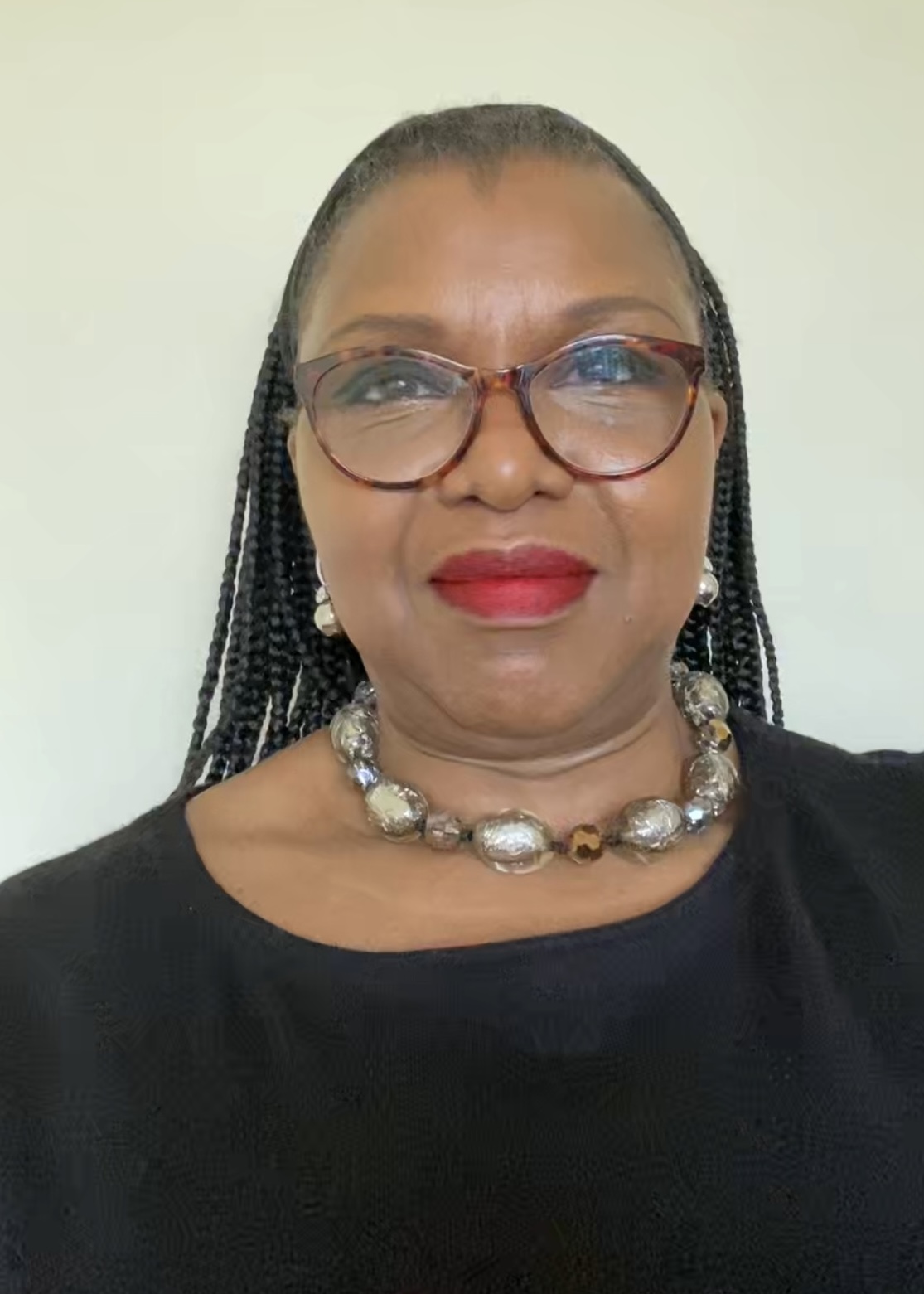 Abi, Valla legal expert